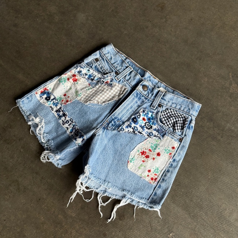 562 Levi’s patchwork